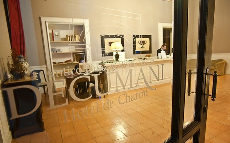Decumani Hotel De Charme Наполи Екстериор снимка